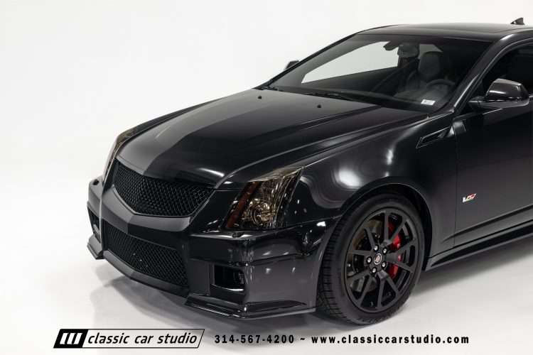 2015_Cadillac_CTS-V_2204-10