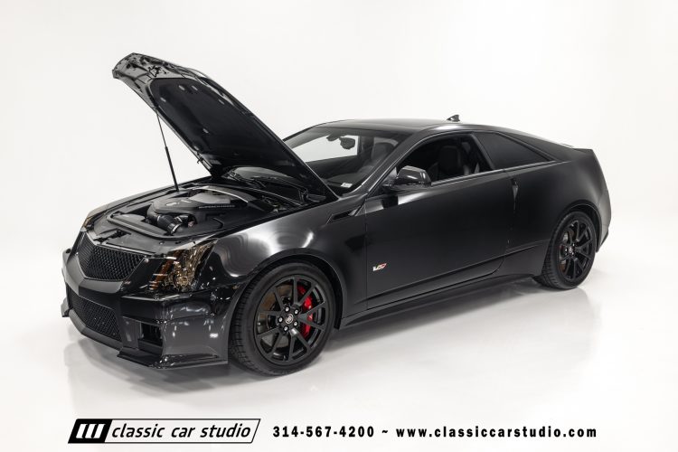 2015_Cadillac_CTS-V_2204-102