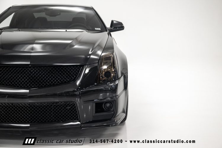 2015_Cadillac_CTS-V_2204-14