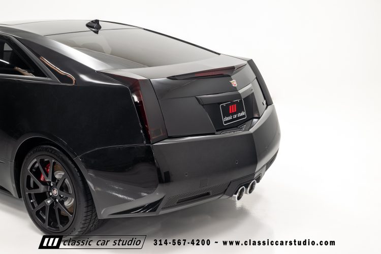 2015_Cadillac_CTS-V_2204-34