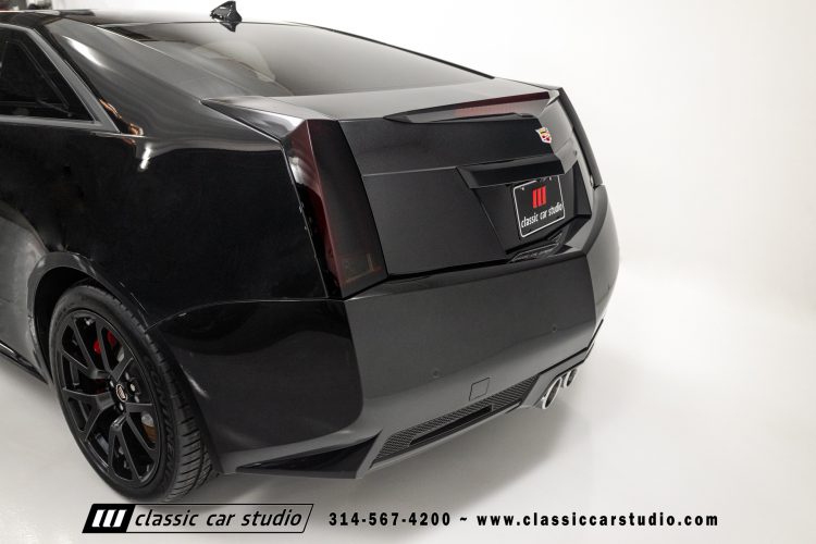 2015_Cadillac_CTS-V_2204-35