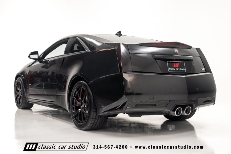 2015_Cadillac_CTS-V_2204-38