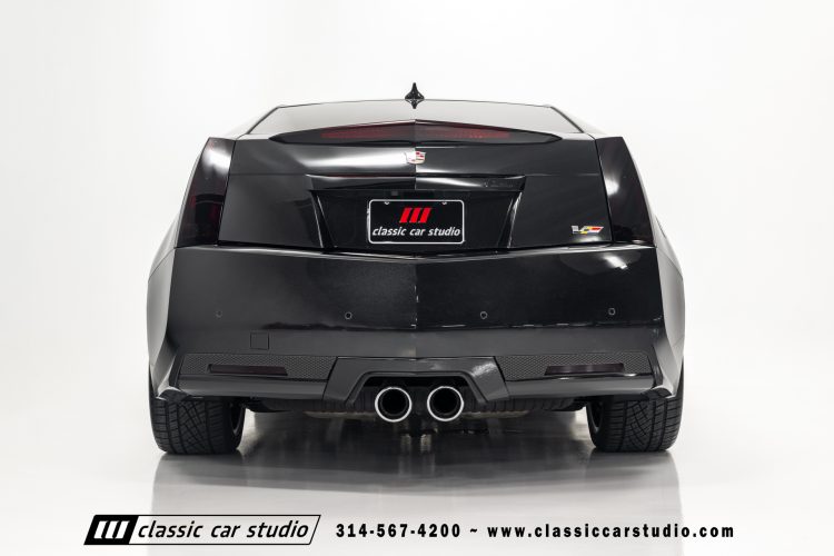 2015_Cadillac_CTS-V_2204-41