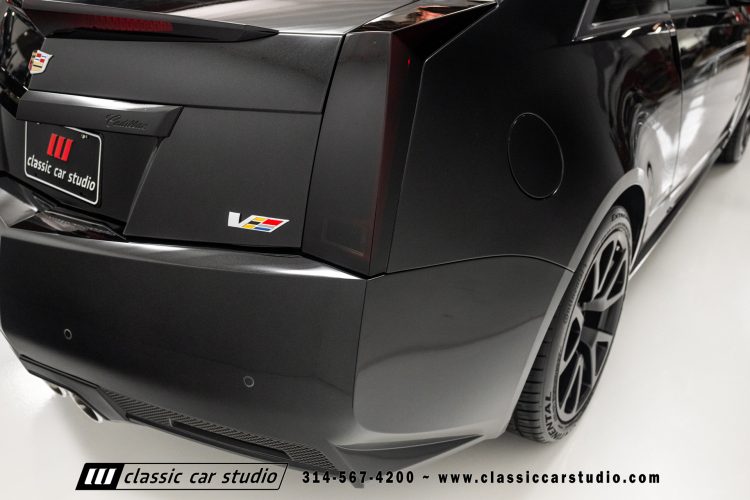 2015_Cadillac_CTS-V_2204-44