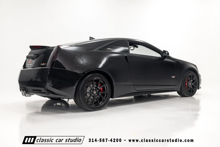 2015_Cadillac_CTS-V_2204-45