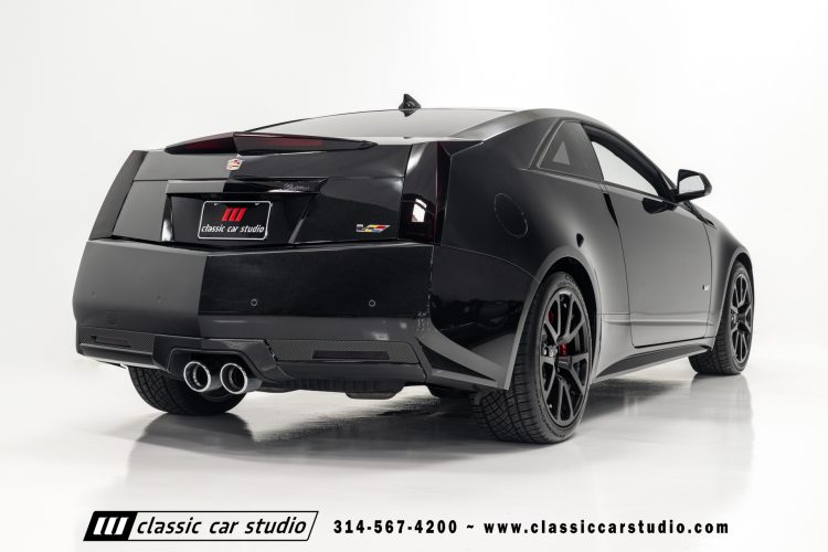 2015_Cadillac_CTS-V_2204-46