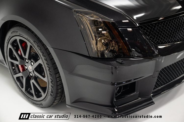 2015_Cadillac_CTS-V_2204-61