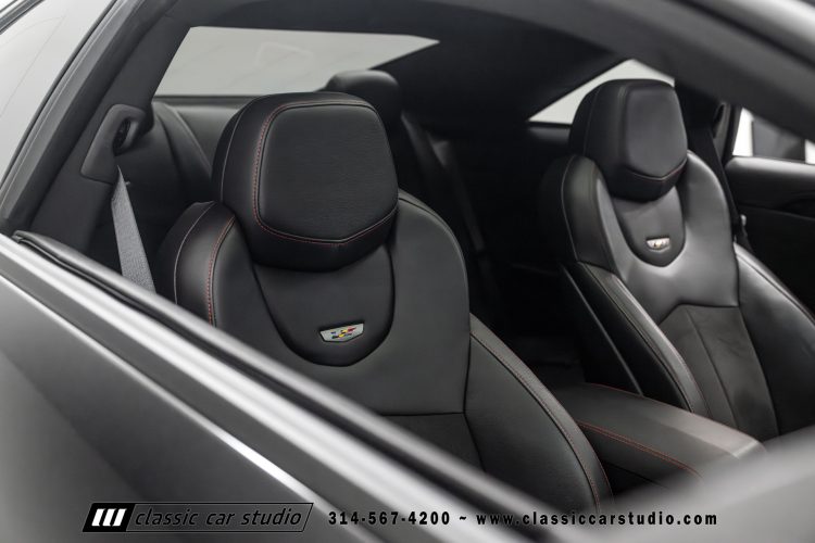 2015_Cadillac_CTS-V_2204-64