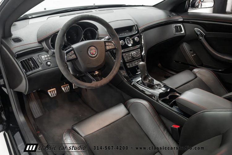 2015_Cadillac_CTS-V_2204-76