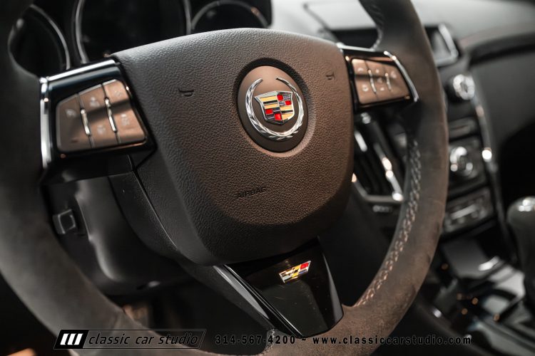 2015_Cadillac_CTS-V_2204-78