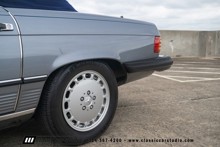 88_MercedesBenz_560SL_2186-187