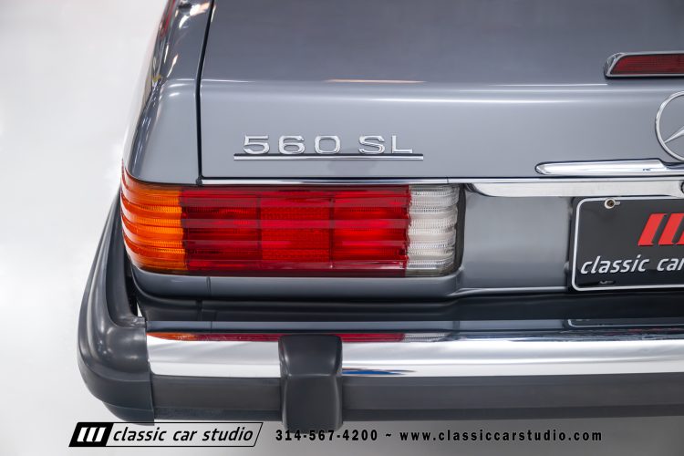 88_MercedesBenz_560SL_2186-56