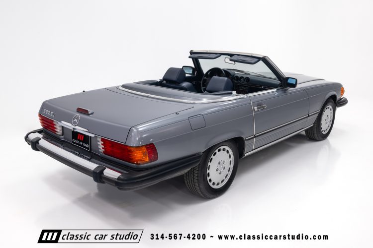 88_MercedesBenz_560SL_2186-61