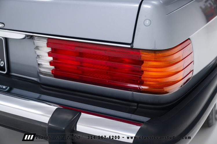 88_MercedesBenz_560SL_2186-64