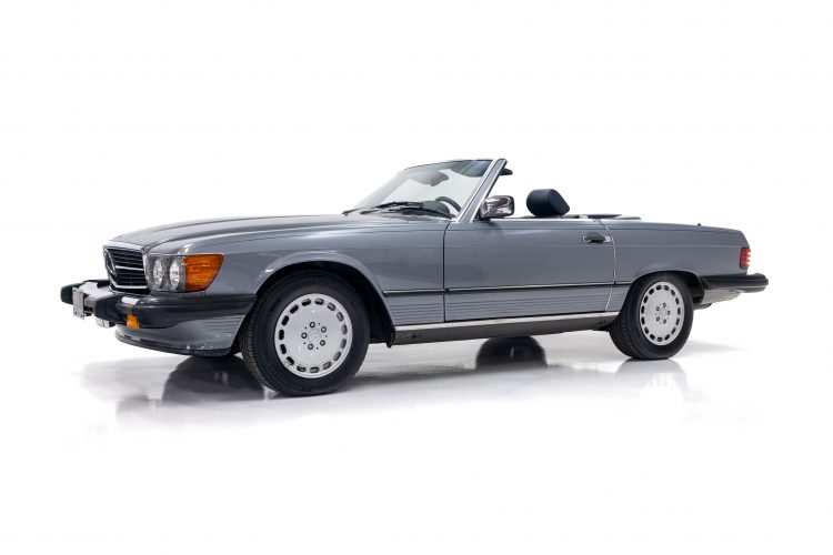 88_MercedesBenz_560SL_2186_Showcase