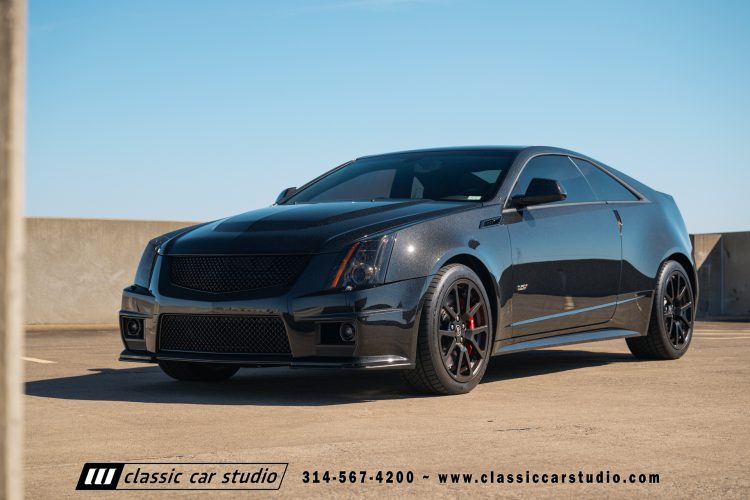 2015_Cadillac_CTS-V_2204-156