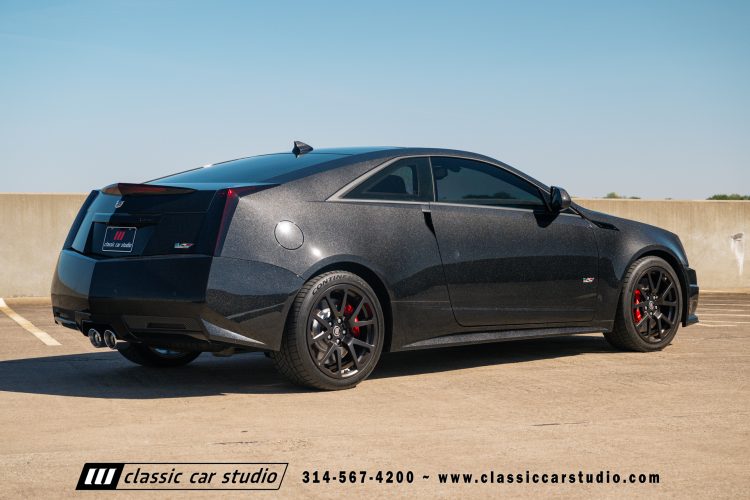 2015_Cadillac_CTS-V_2204-164