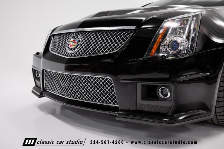 2012_Cadillac_CTS-V_2212-10