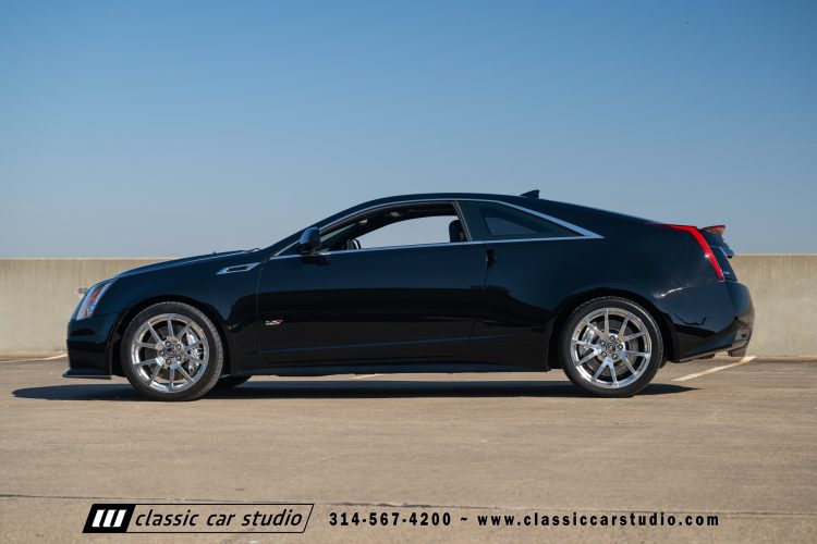 2012_Cadillac_CTS-V_2212-119