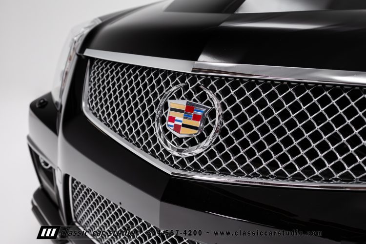 2012_Cadillac_CTS-V_2212-12