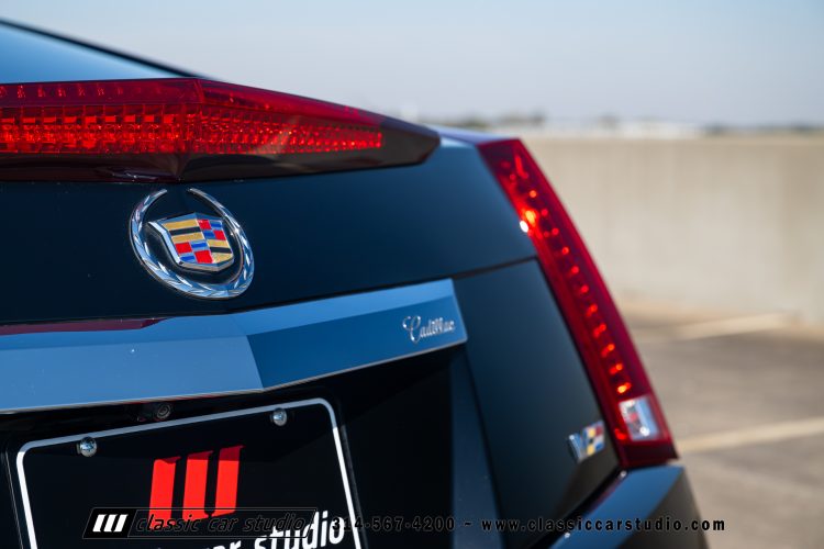 2012_Cadillac_CTS-V_2212-129