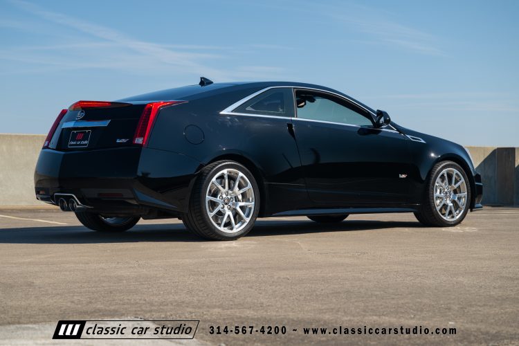 2012_Cadillac_CTS-V_2212-137