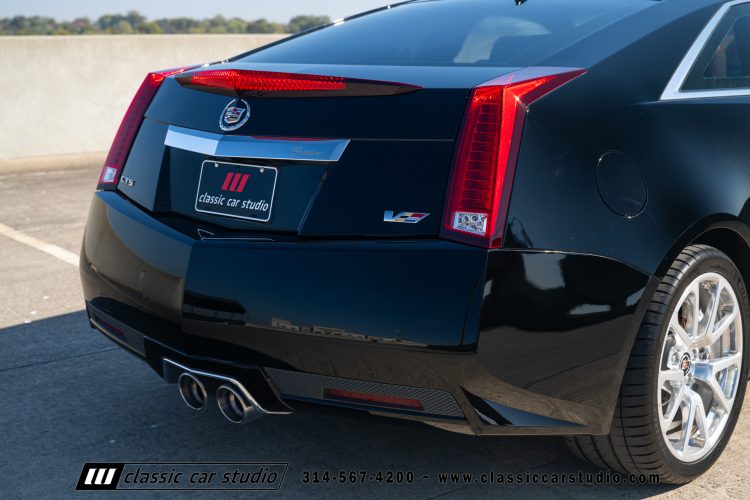 2012_Cadillac_CTS-V_2212-139