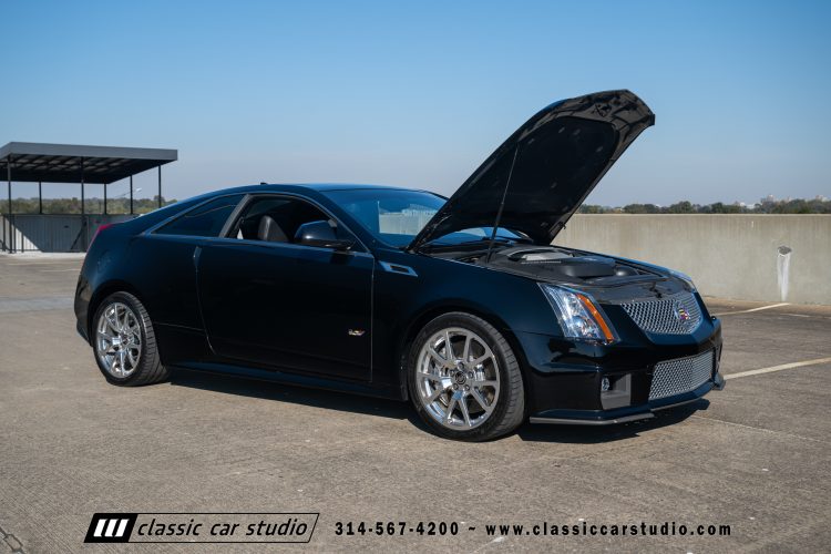 2012_Cadillac_CTS-V_2212-145