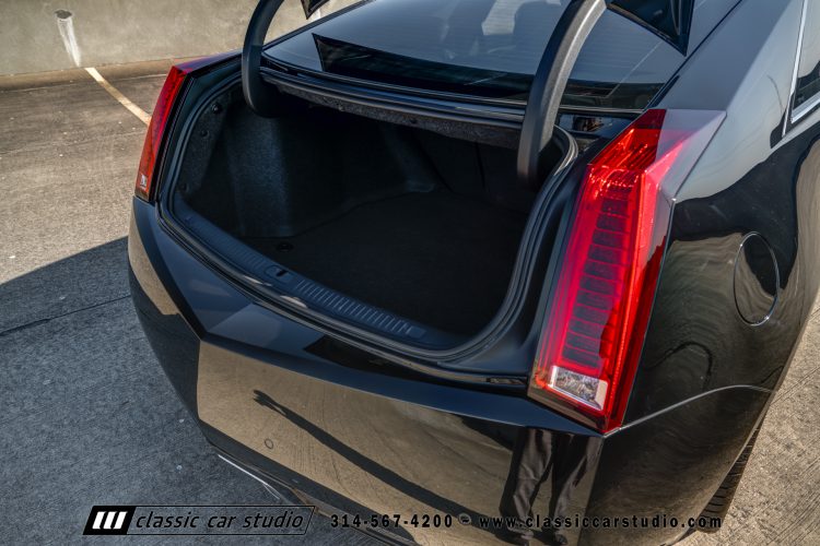 2012_Cadillac_CTS-V_2212-152