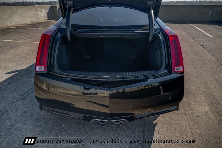 2012_Cadillac_CTS-V_2212-153