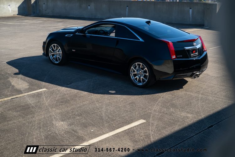 2012_Cadillac_CTS-V_2212-155