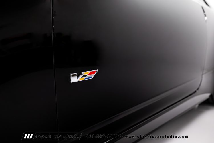 2012_Cadillac_CTS-V_2212-18