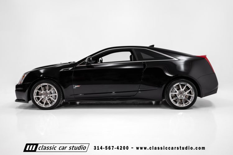 2012_Cadillac_CTS-V_2212-21