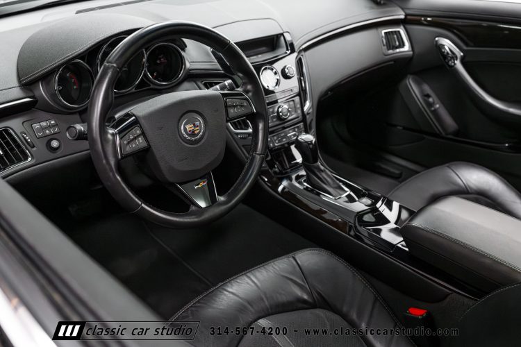 2012_Cadillac_CTS-V_2212-22