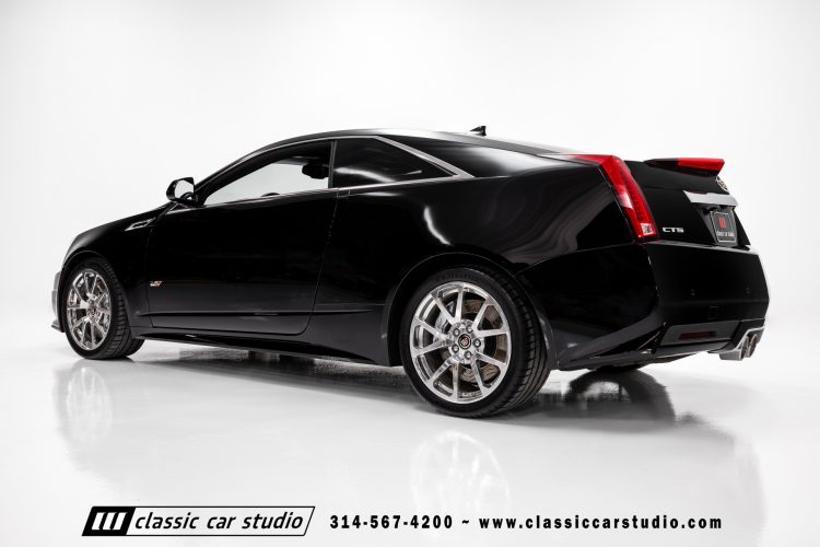 2012_Cadillac_CTS-V_2212-33