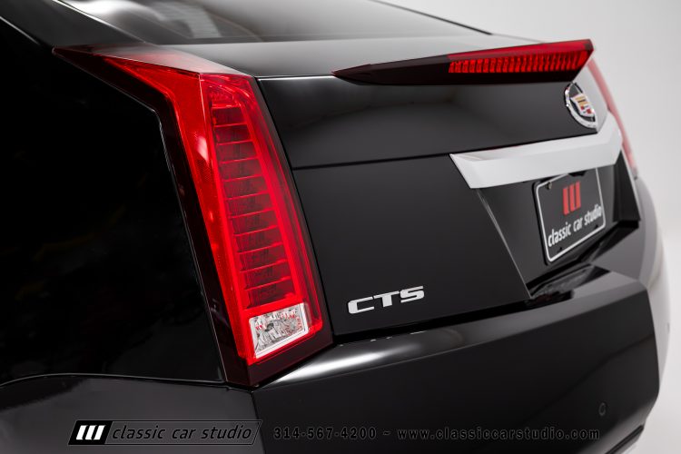 2012_Cadillac_CTS-V_2212-34