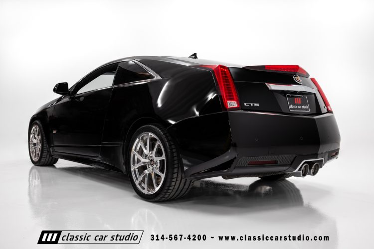 2012_Cadillac_CTS-V_2212-35