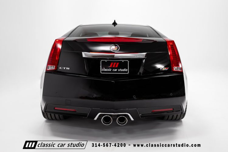 2012_Cadillac_CTS-V_2212-42