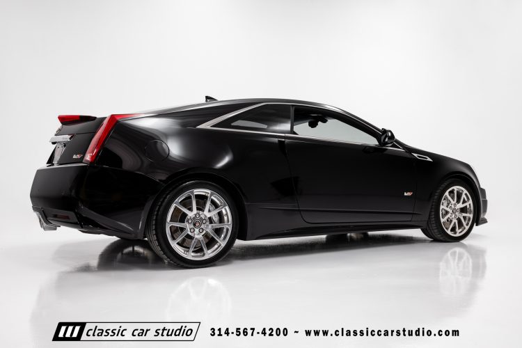 2012_Cadillac_CTS-V_2212-47