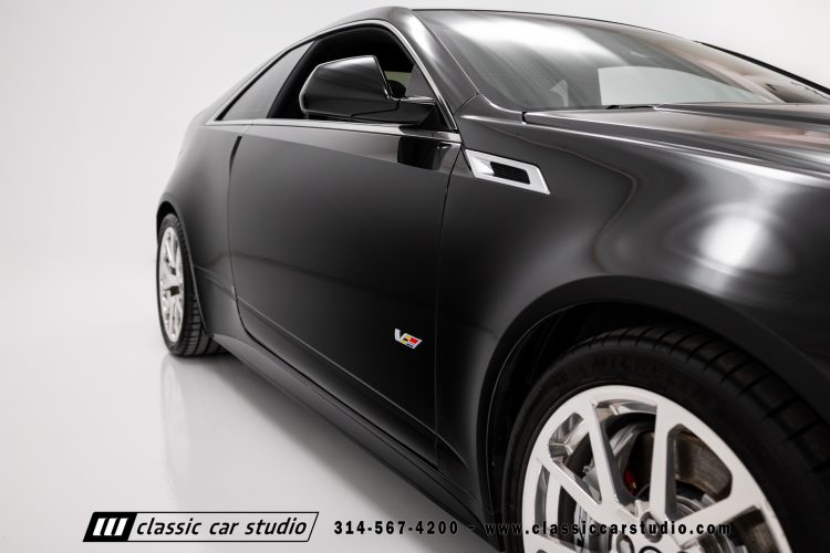 2012_Cadillac_CTS-V_2212-55