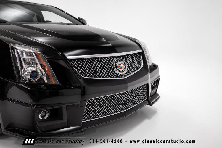 2012_Cadillac_CTS-V_2212-57