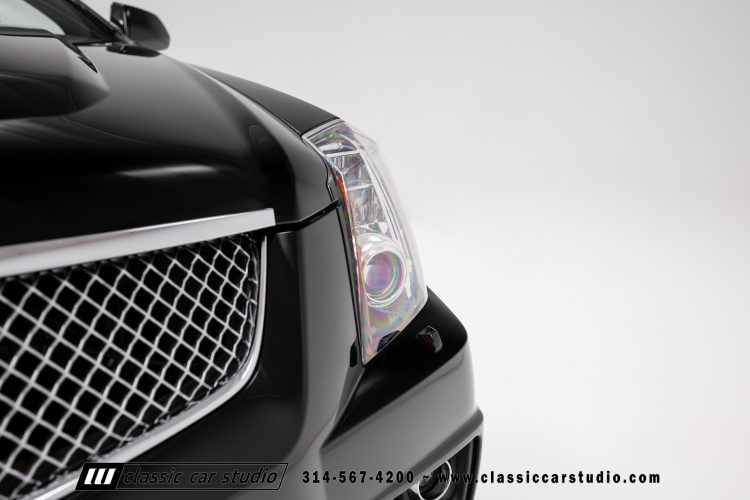 2012_Cadillac_CTS-V_2212-59