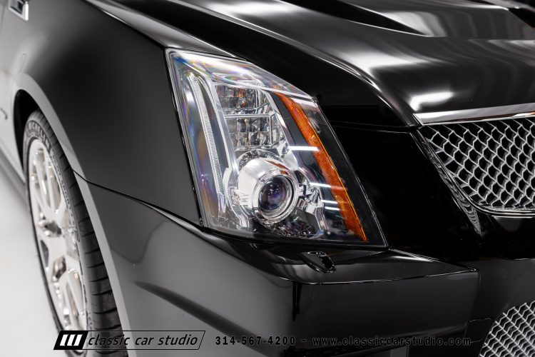 2012_Cadillac_CTS-V_2212-61