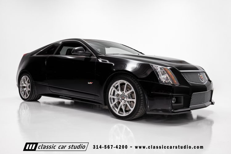 2012_Cadillac_CTS-V_2212-62