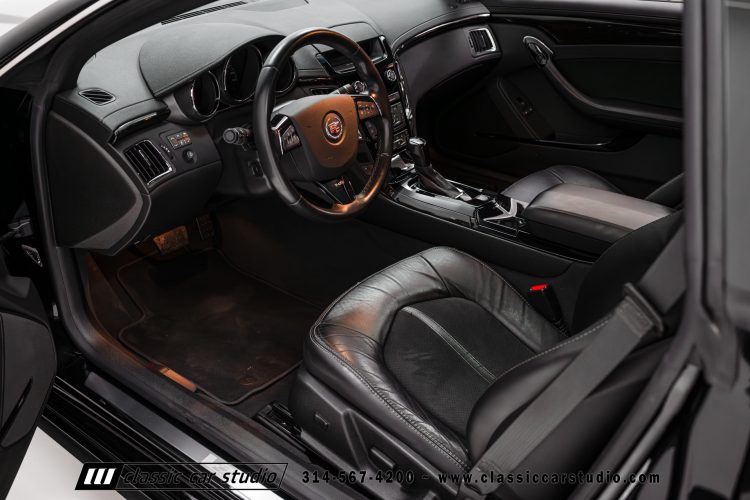 2012_Cadillac_CTS-V_2212-66