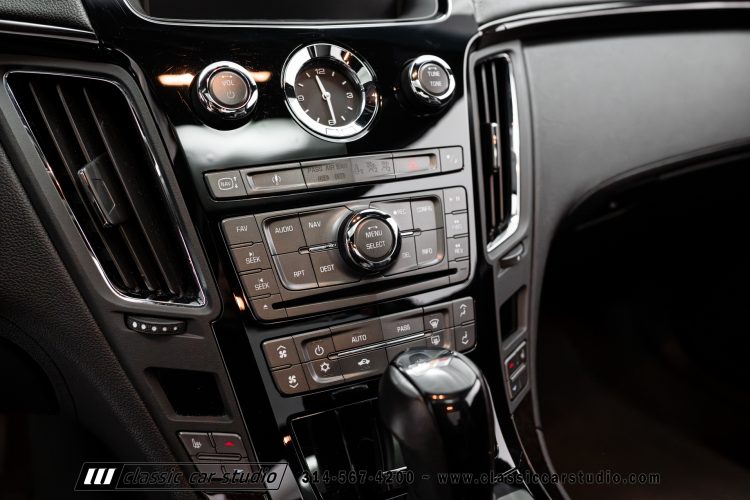 2012_Cadillac_CTS-V_2212-69