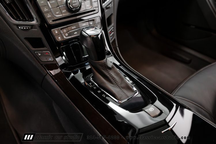 2012_Cadillac_CTS-V_2212-70