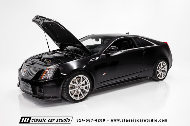 2012_Cadillac_CTS-V_2212-79