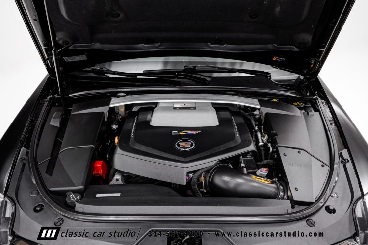 2012_Cadillac_CTS-V_2212-80