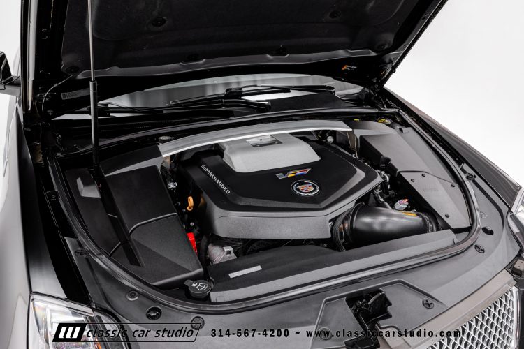 2012_Cadillac_CTS-V_2212-81